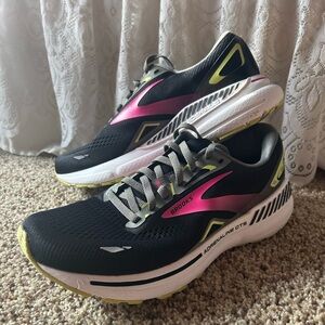 Brooks Adrenaline GTS 23 Womens Black/Pink Running Shoes Sz 10 B Hiking Walking